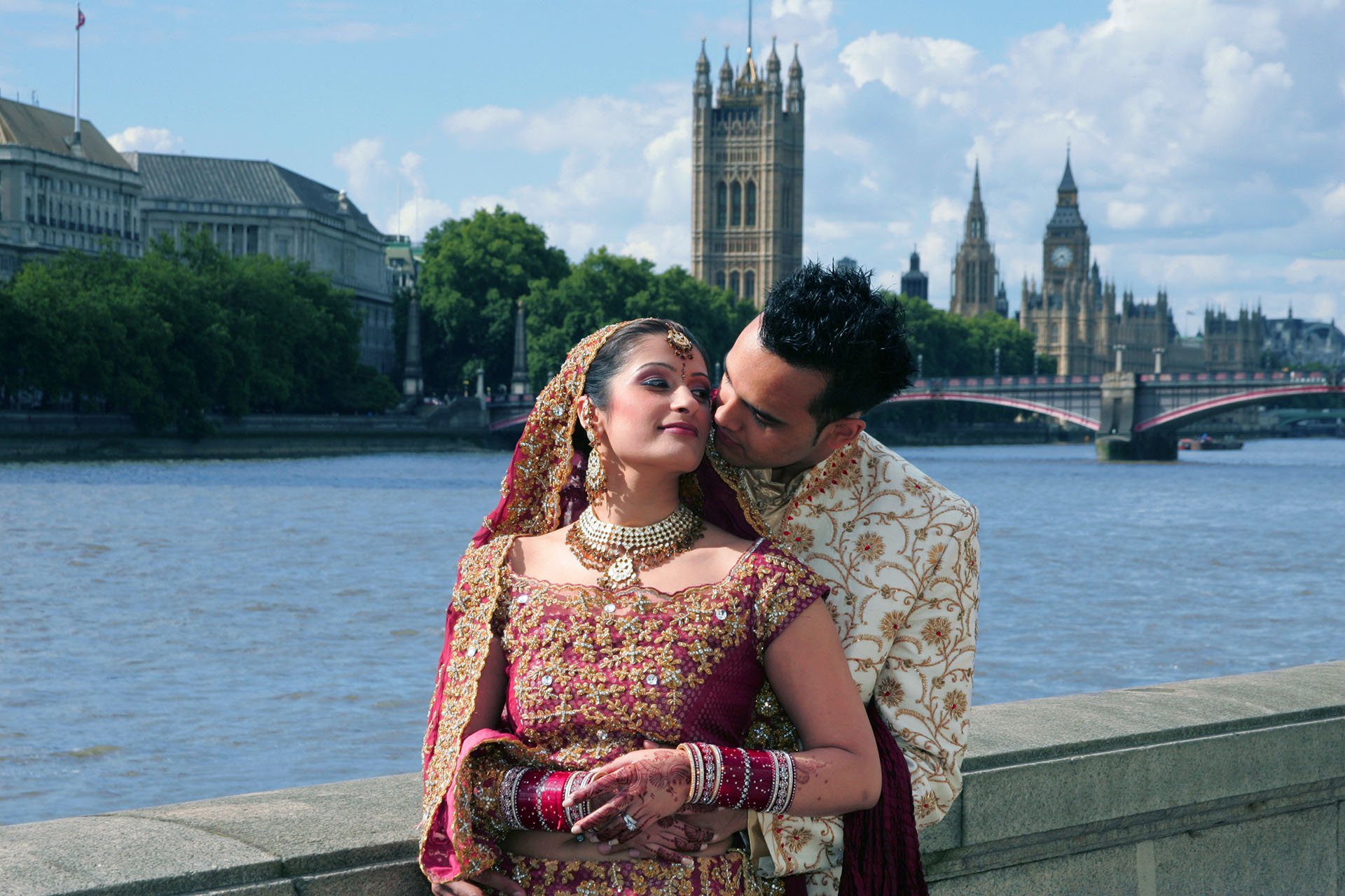 INDIAN, ASIAN WEDDING PHOTOGRAPHY LONDON AT RIVERBANK PARK PLAZA, WESTMINSTER BRIDGE, LONDON